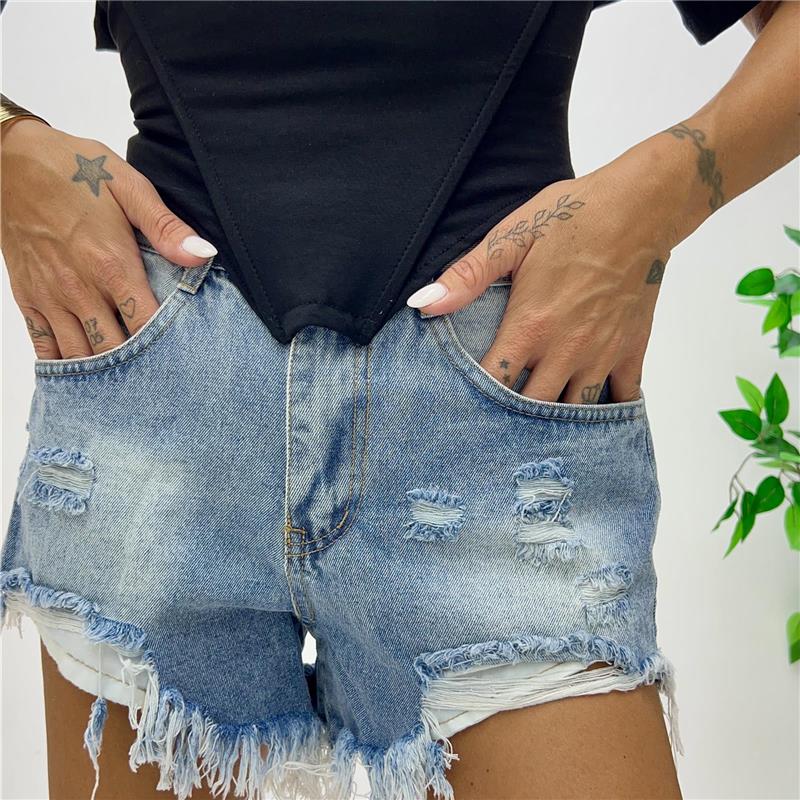 shorts sgambato e sfrangiato street